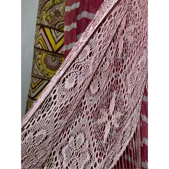 Three scarves - Picture 3 of 5